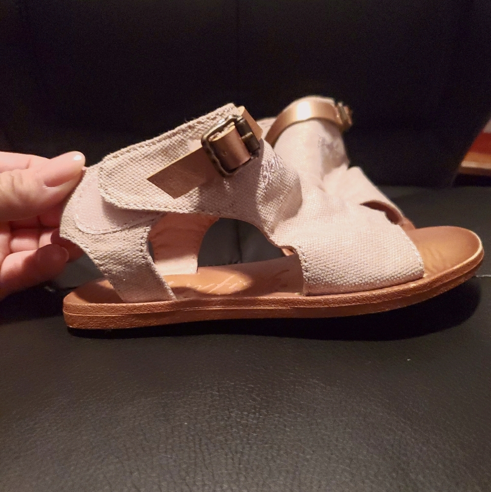 Girls Light Pink Sandals